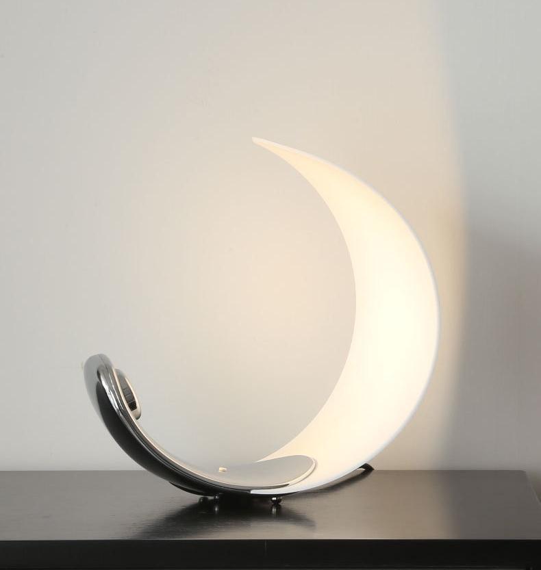 New Moon - Technological Desk Lamp