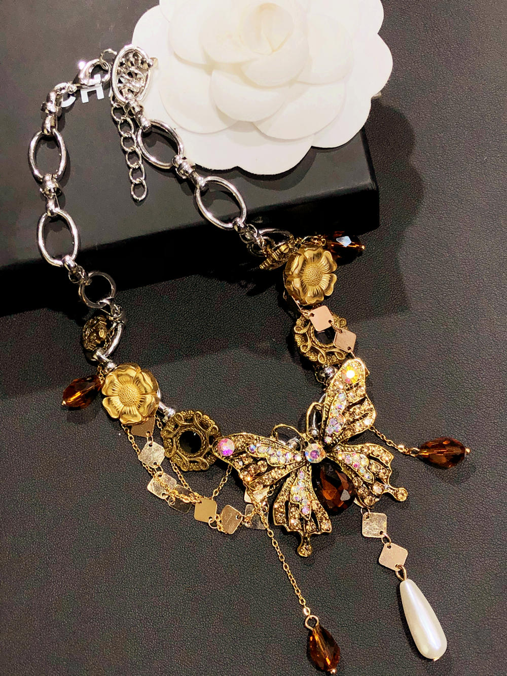 Luxury Golden Butterfly Pearl Choker Necklace