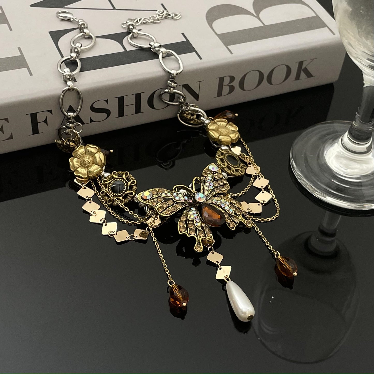 Luxury Golden Butterfly Pearl Choker Necklace