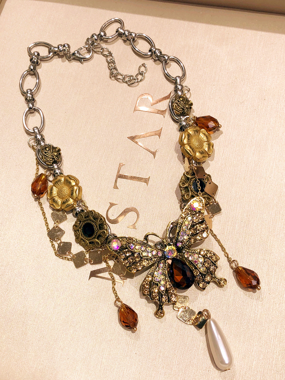 Luxury Golden Butterfly Pearl Choker Necklace
