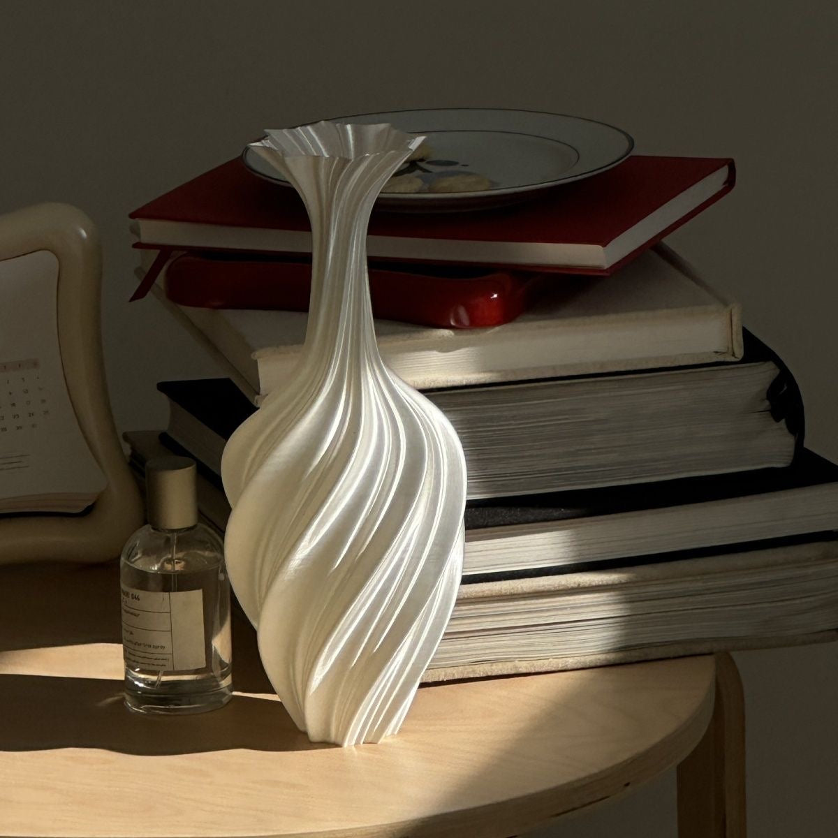 Flying Silk Vase Gorgeous Decor